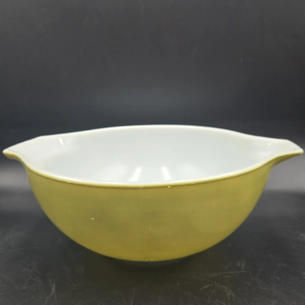 Vintage Pyrex 443 Green avocado cinderella nesting mixing bowl 2.5qt Grandmacore